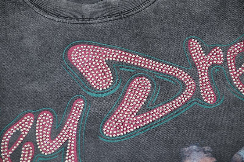 VALE USA Rhinestone Graphic T-Shirt — detail