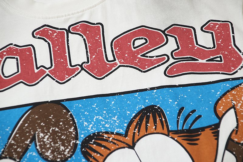 VALE USA Dreams Graphic Short-Sleeve T-Shirt — detail