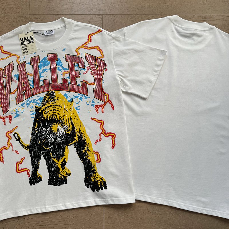VALE USA Tiger Rhinestone Graphic T-Shirt — context