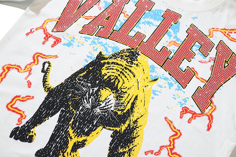 VALE USA Tiger Rhinestone Graphic T-Shirt — detail
