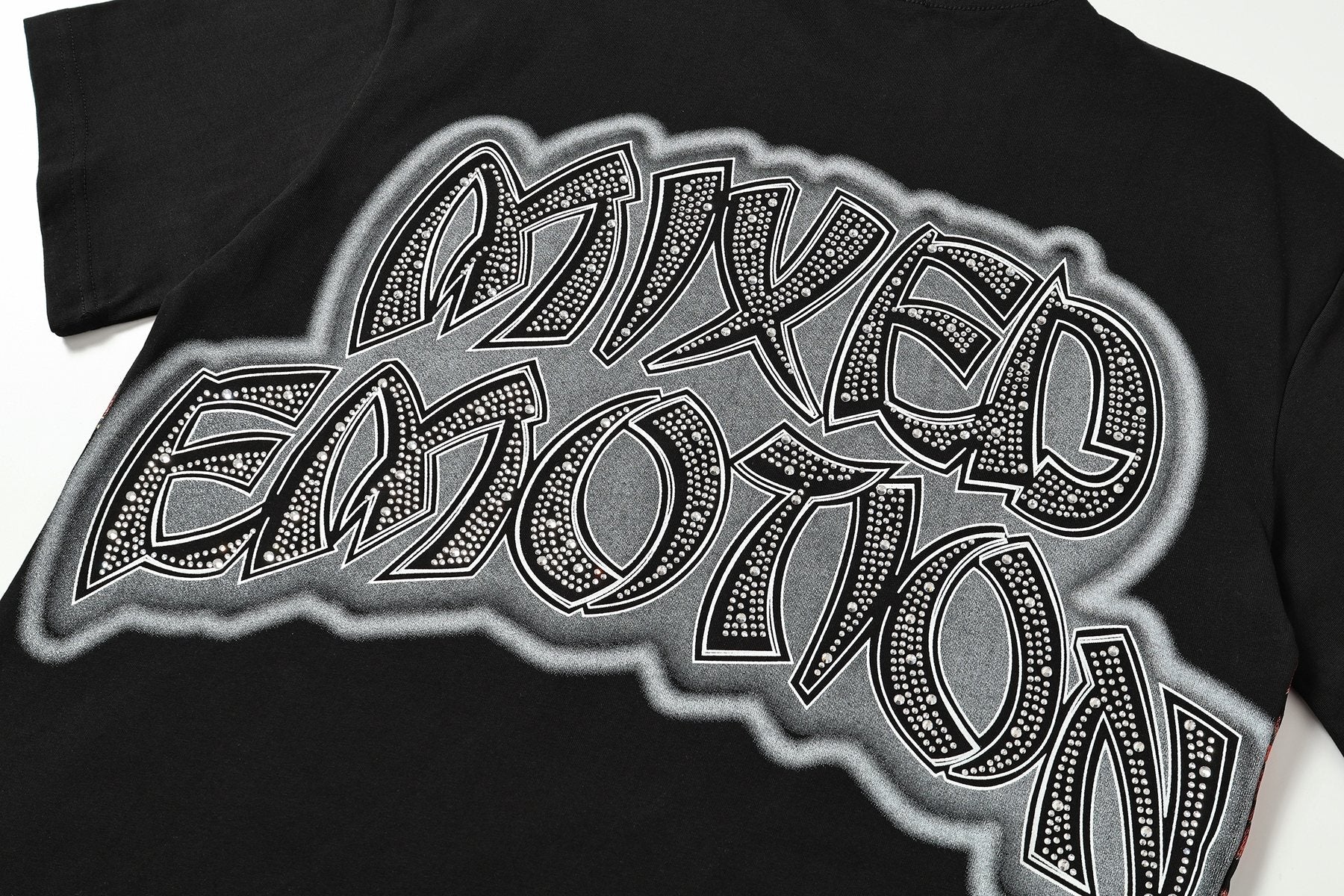 MIXED EMOTION Heat-Pressed Graphic T-Shirt — detail