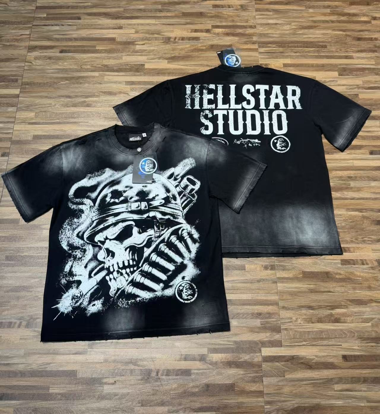 Hellstar Skull Graphic Short-Sleeve T-Shirt — context