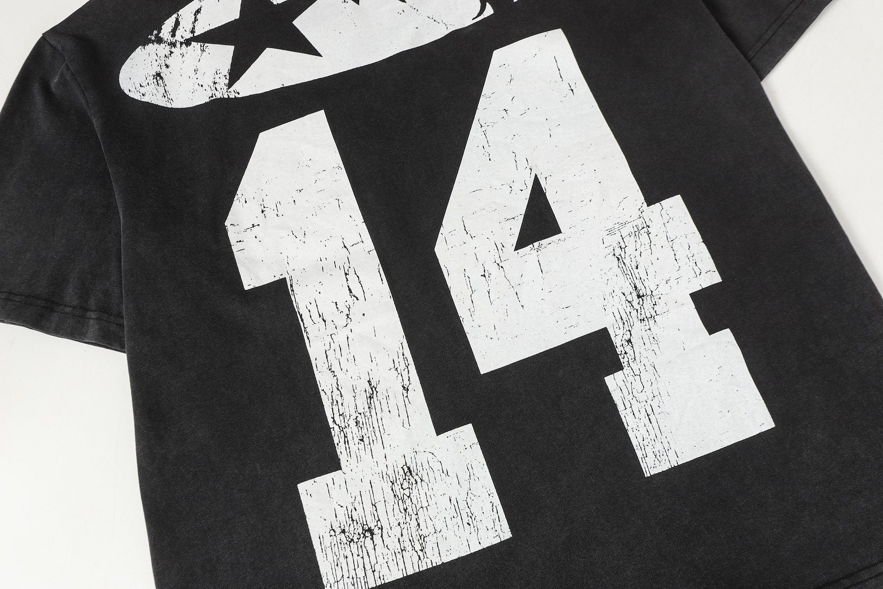 HELISTAR Eye Graphic Short-Sleeve T-Shirt — detail