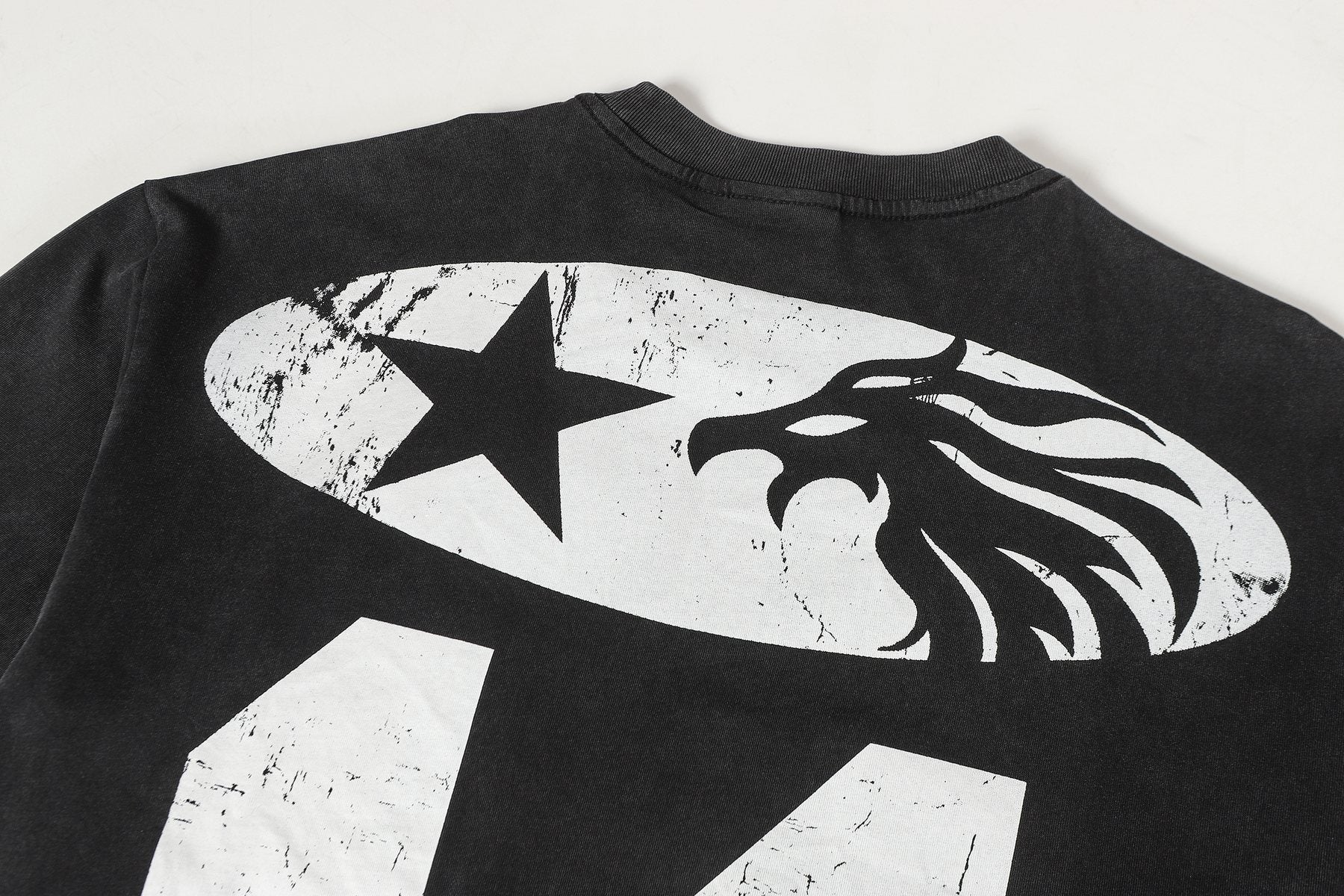 HELISTAR Eye Graphic Short-Sleeve T-Shirt — detail