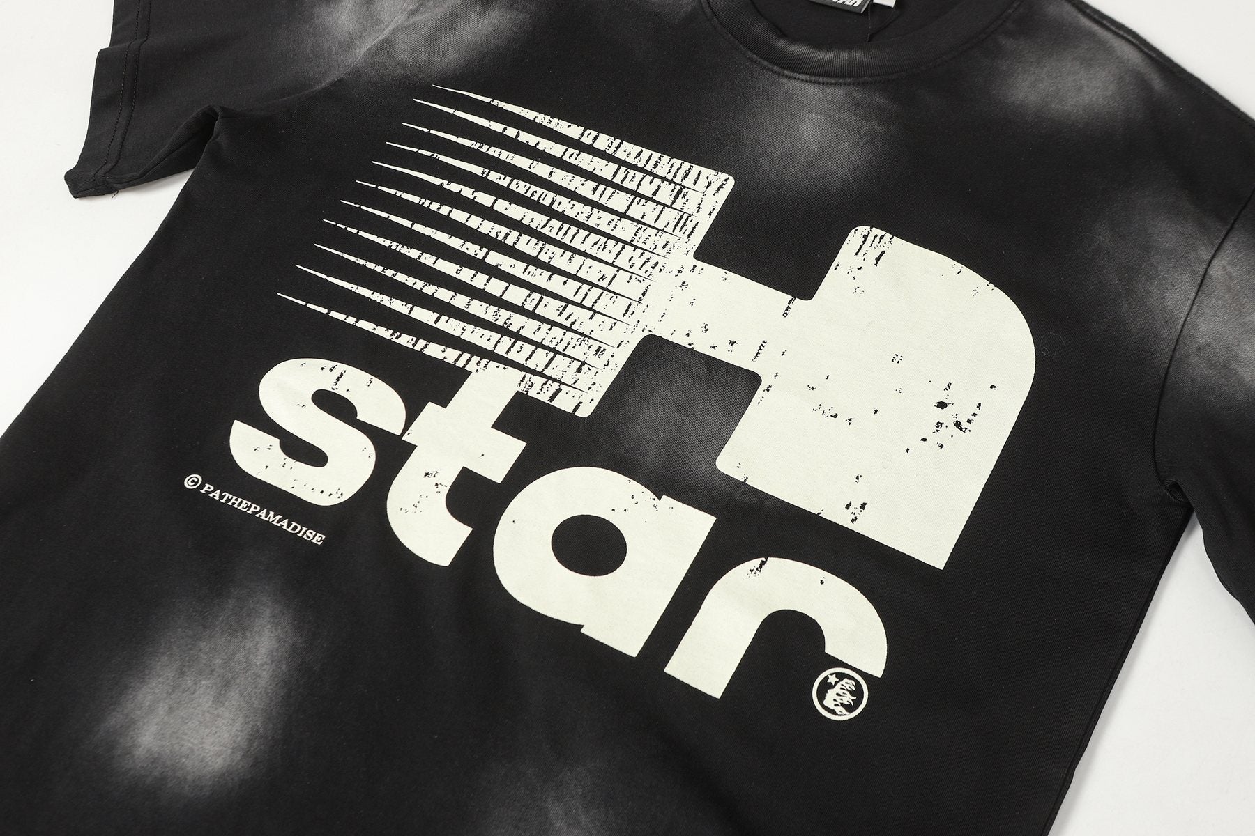 Hellstar White H Graphic Short-Sleeve T-Shirt — detail
