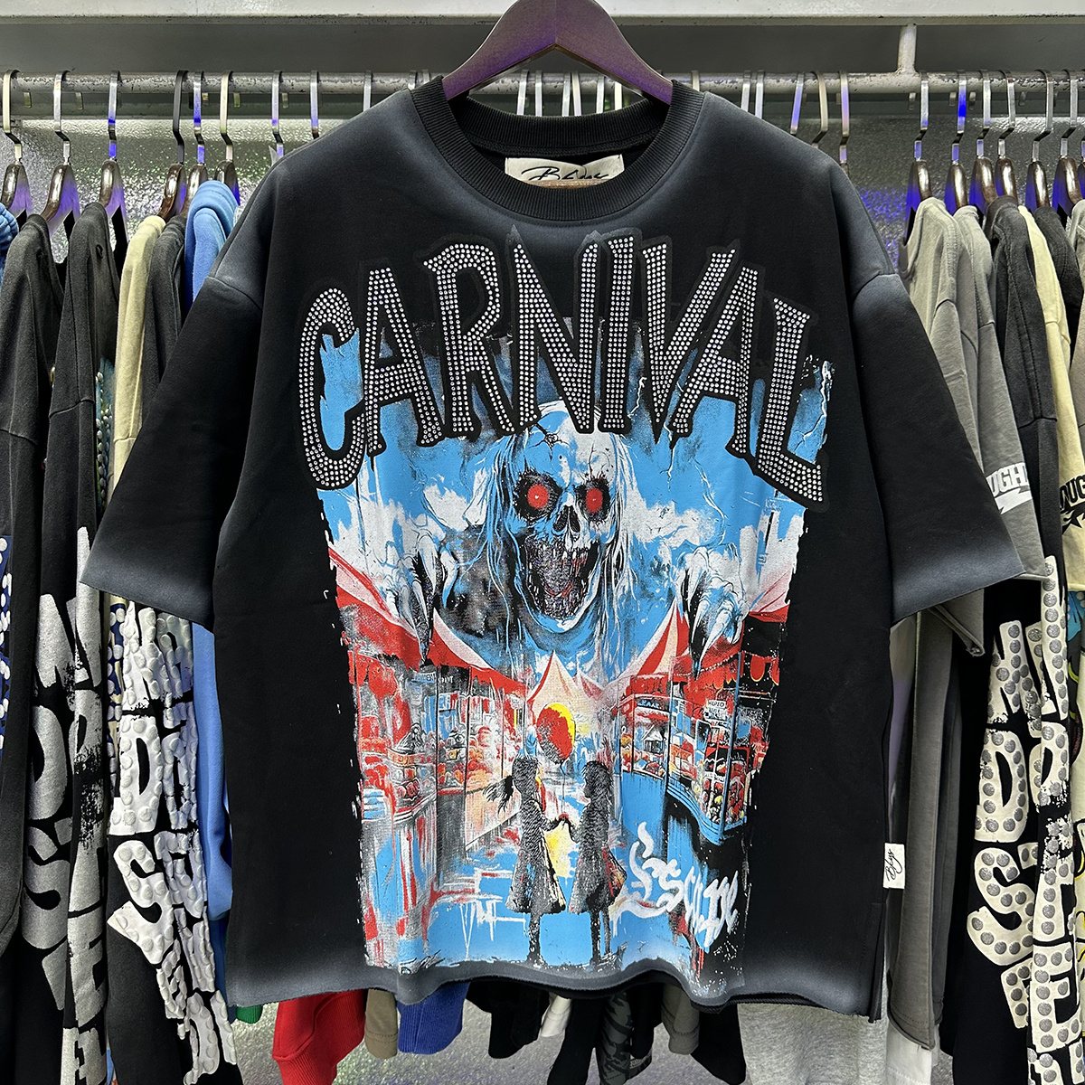 MAJESTIK Carnival Graphic Cropped T-Shirt — context