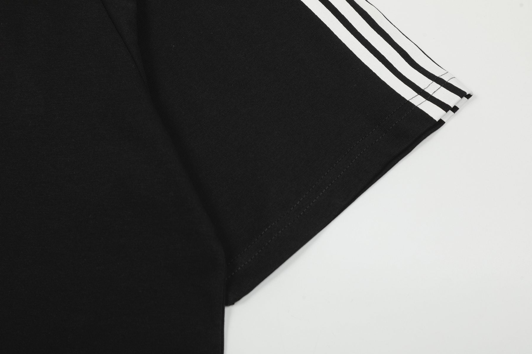 Sp5der Striped Raglan Graphic T-Shirt — detail