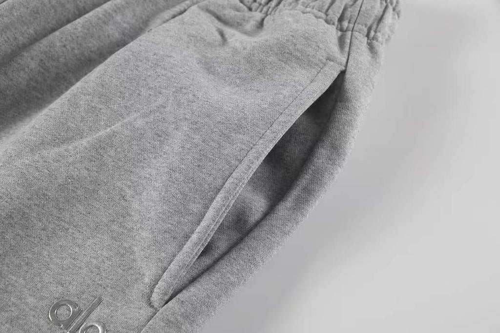 alo Small Logo Crewneck Sweatshirt & Sweatpants Matching Set — detail