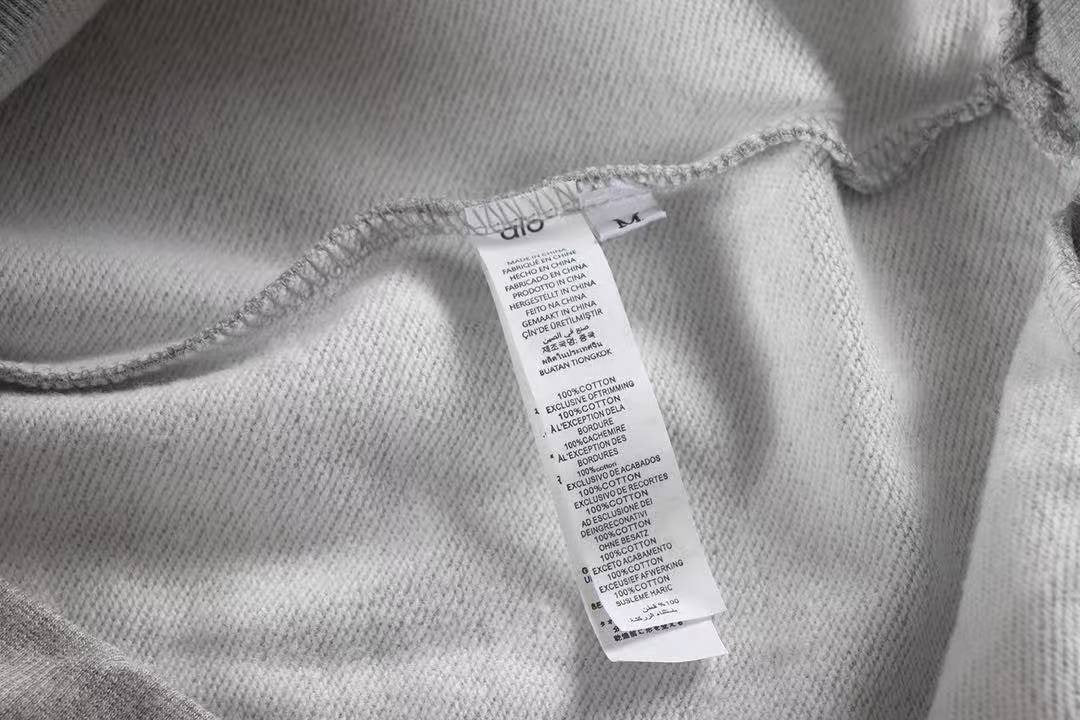alo Quarter-Zip Matching Set — neck_label