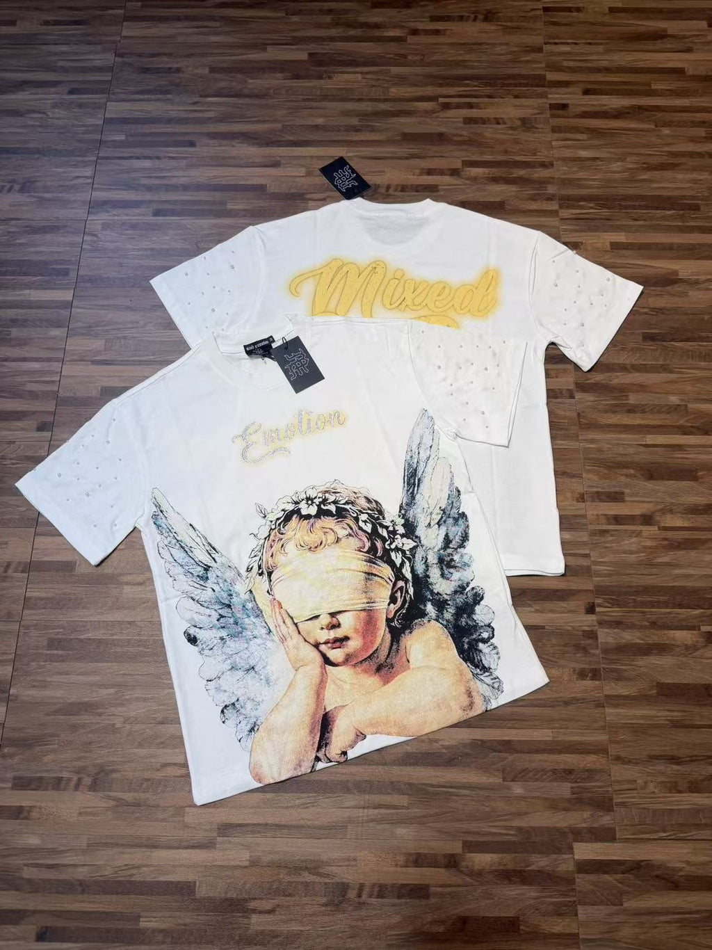 MIXED EMOTION Angel Graphic Pearl-Sleeve T-Shirt — context