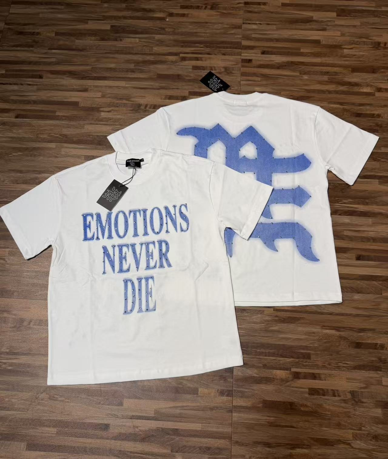 MIXED EMOTION Never Die Graphic Short-Sleeve T-Shirt — context