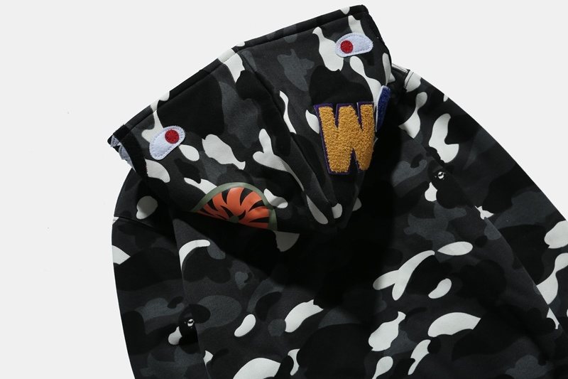 BAPE WGM Shark Camo Zip Hoodie - Black/White — detail