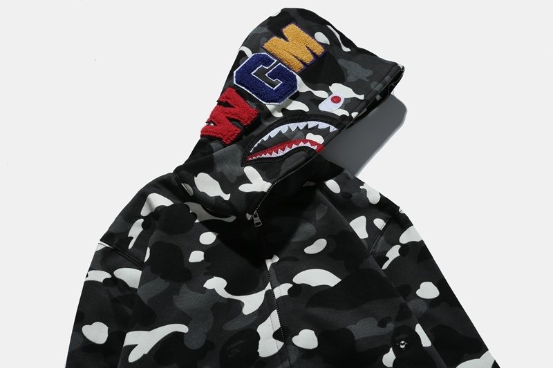 BAPE WGM Shark Camo Zip Hoodie - Black/White — detail