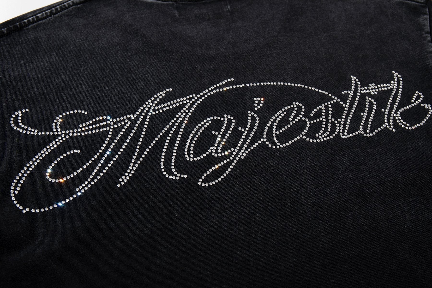 MAJESTIK Football Dog Graphic Short-Sleeve T-Shirt — detail