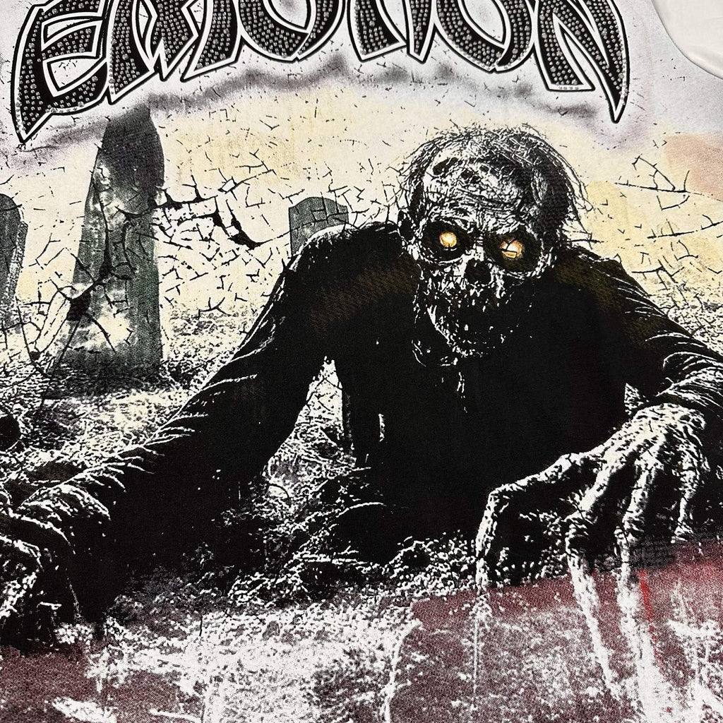 MIXED EMOTION Skull Graveyard Graphic T-Shirt — detail
