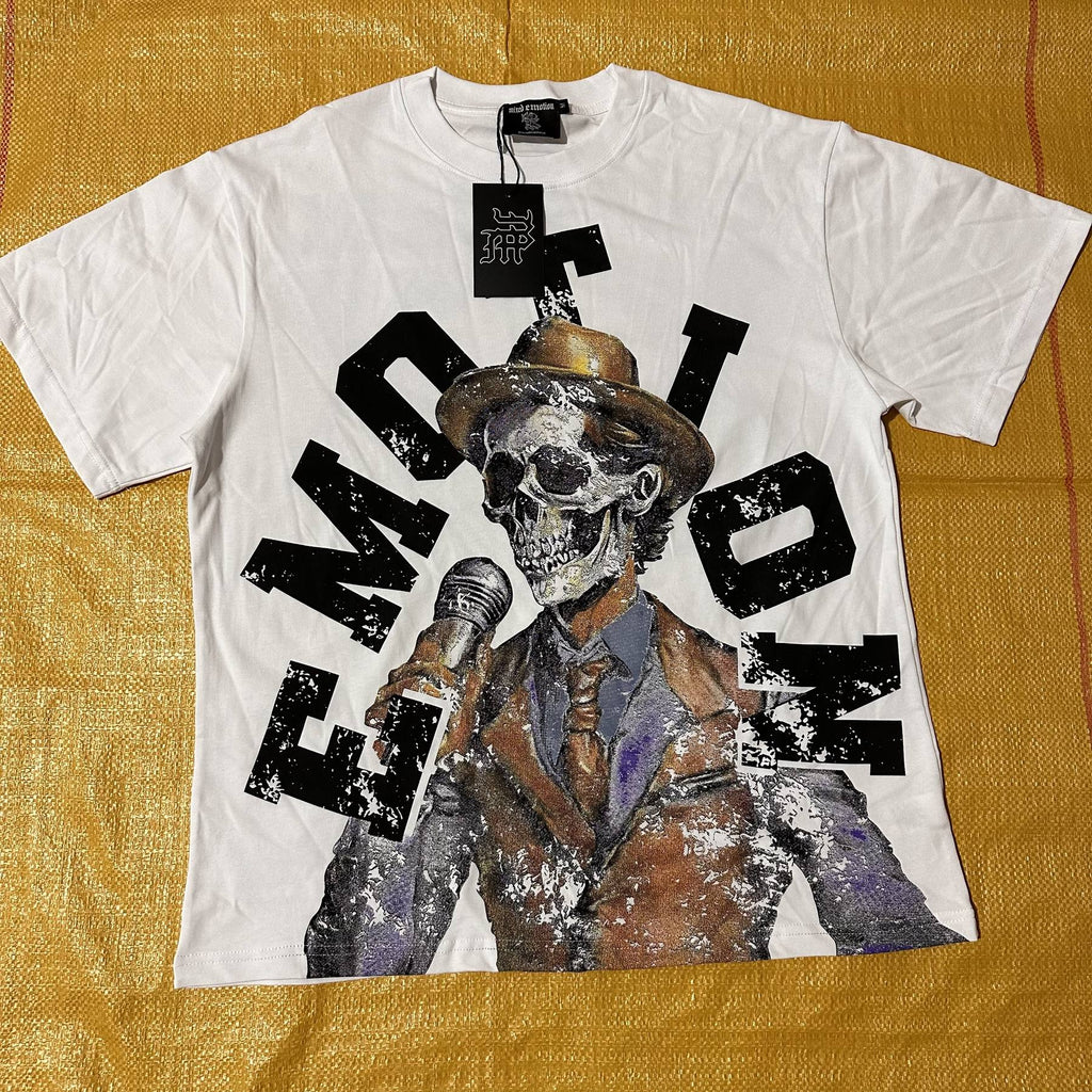 MIXED EMOTION Distressed Skull Graphic T-Shirt — hang_tag