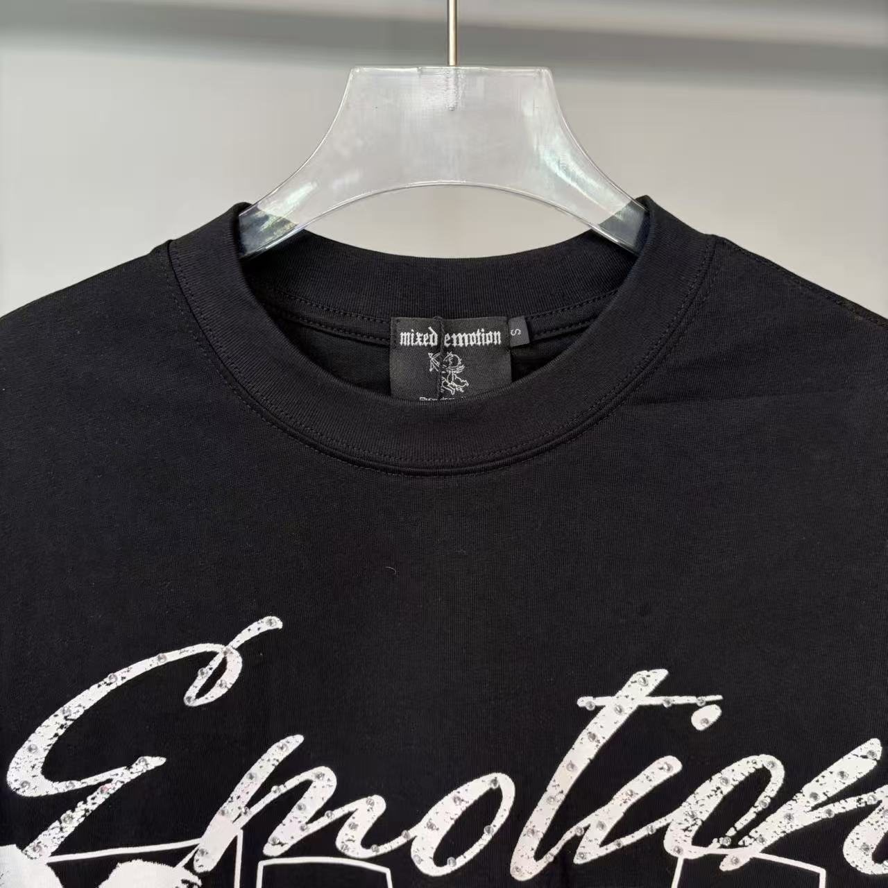MIXED EMOTION Portrait Graphic Short-Sleeve T-Shirt — neck_label