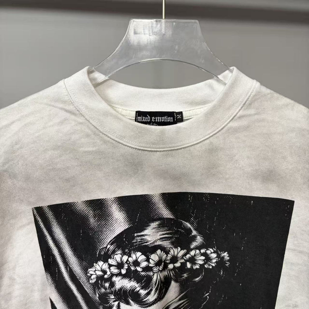 MIXED EMOTION Cherub Graphic Short-Sleeve T-Shirt — detail