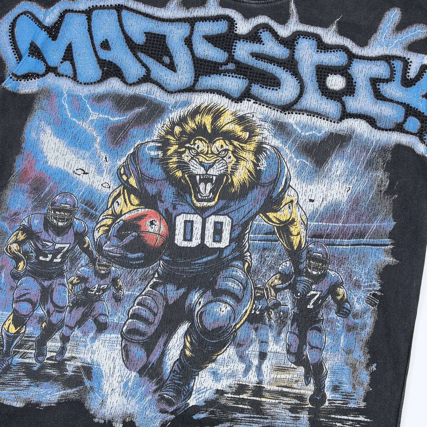 MAJESTIK Football Lion Graphic T-Shirt — detail