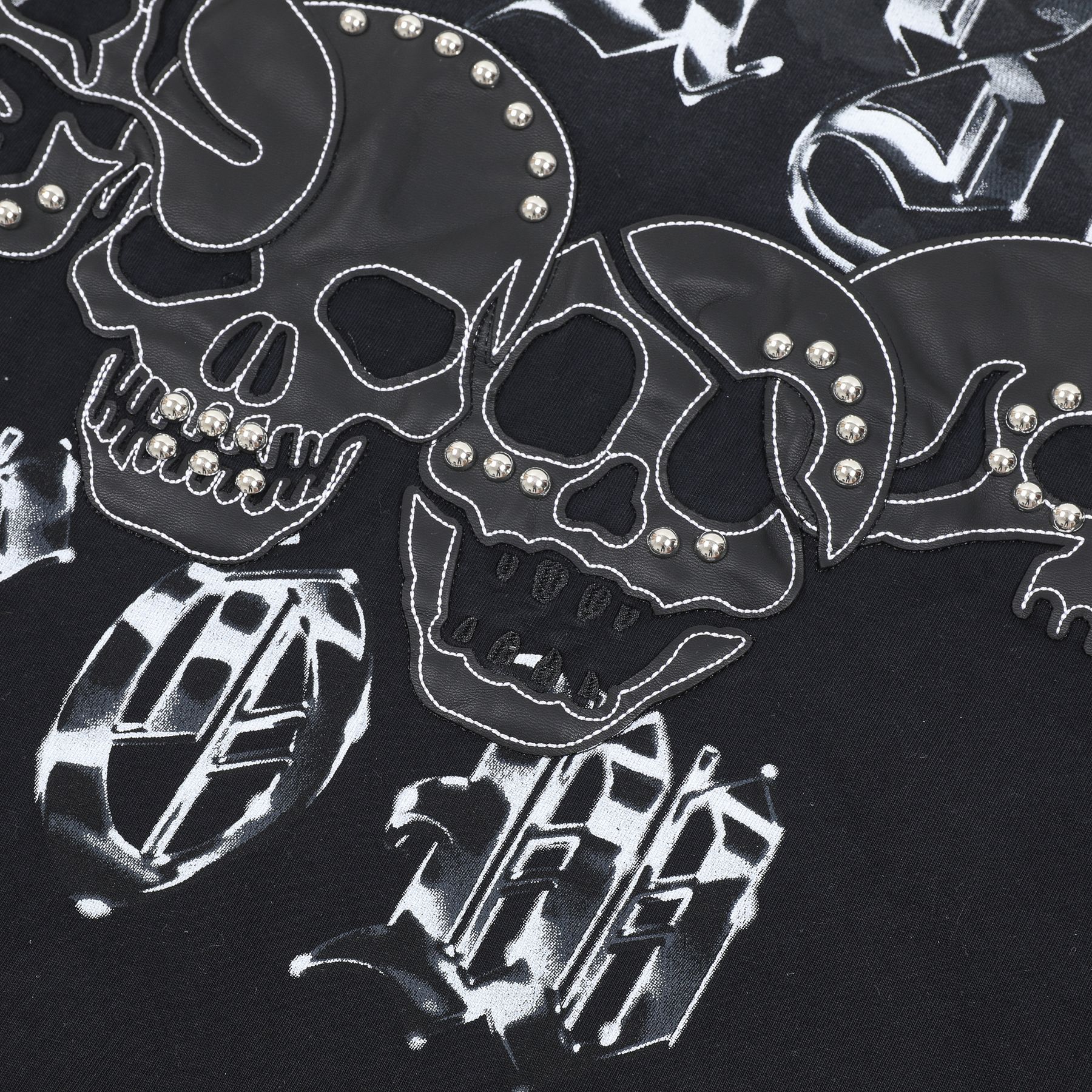 FIRST ROW Wake Up and Be Fierce Skull Appliqué T-Shirt — detail