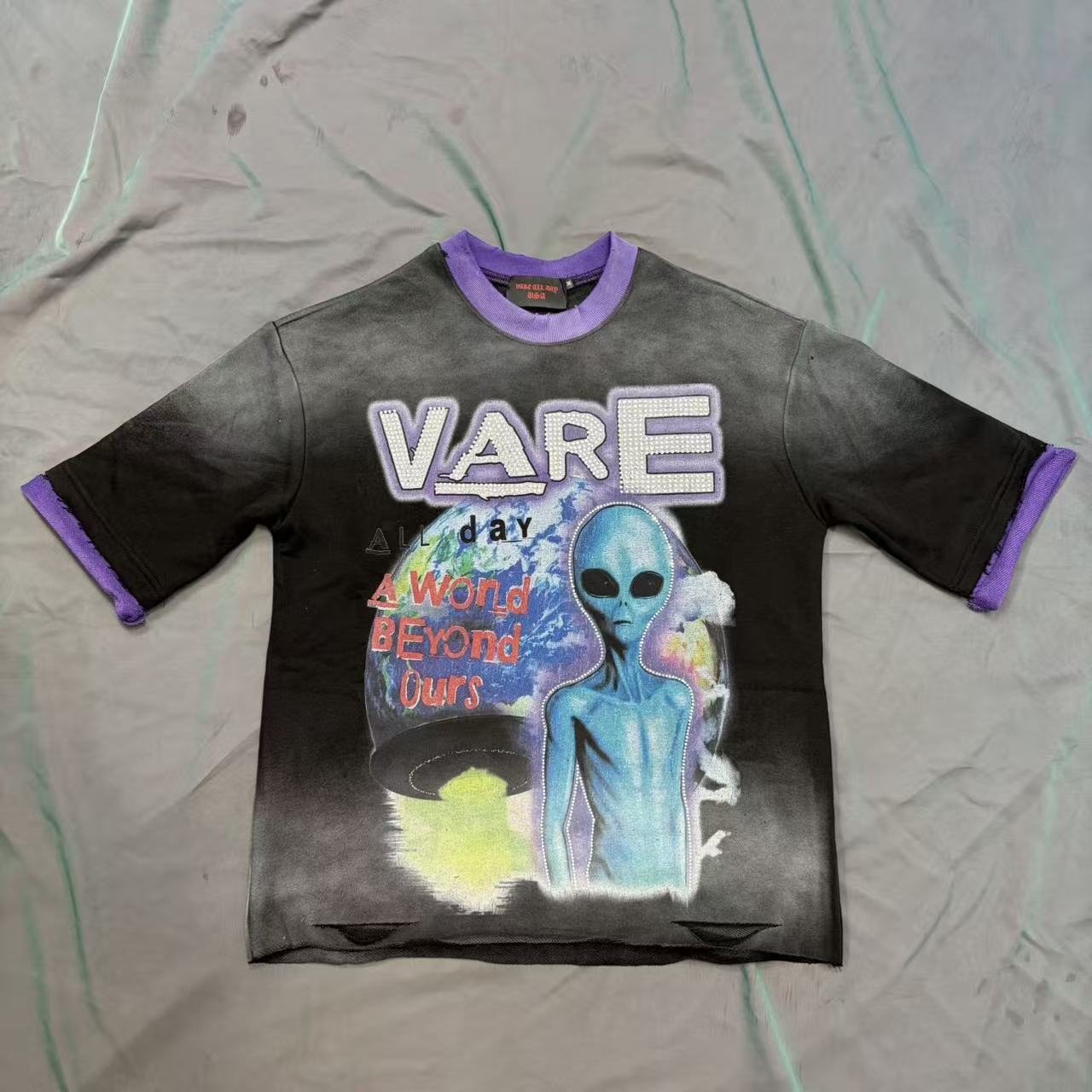 VALE ALL DAY USA A World Beyond Ours Alien Graphic T-Shirt — front