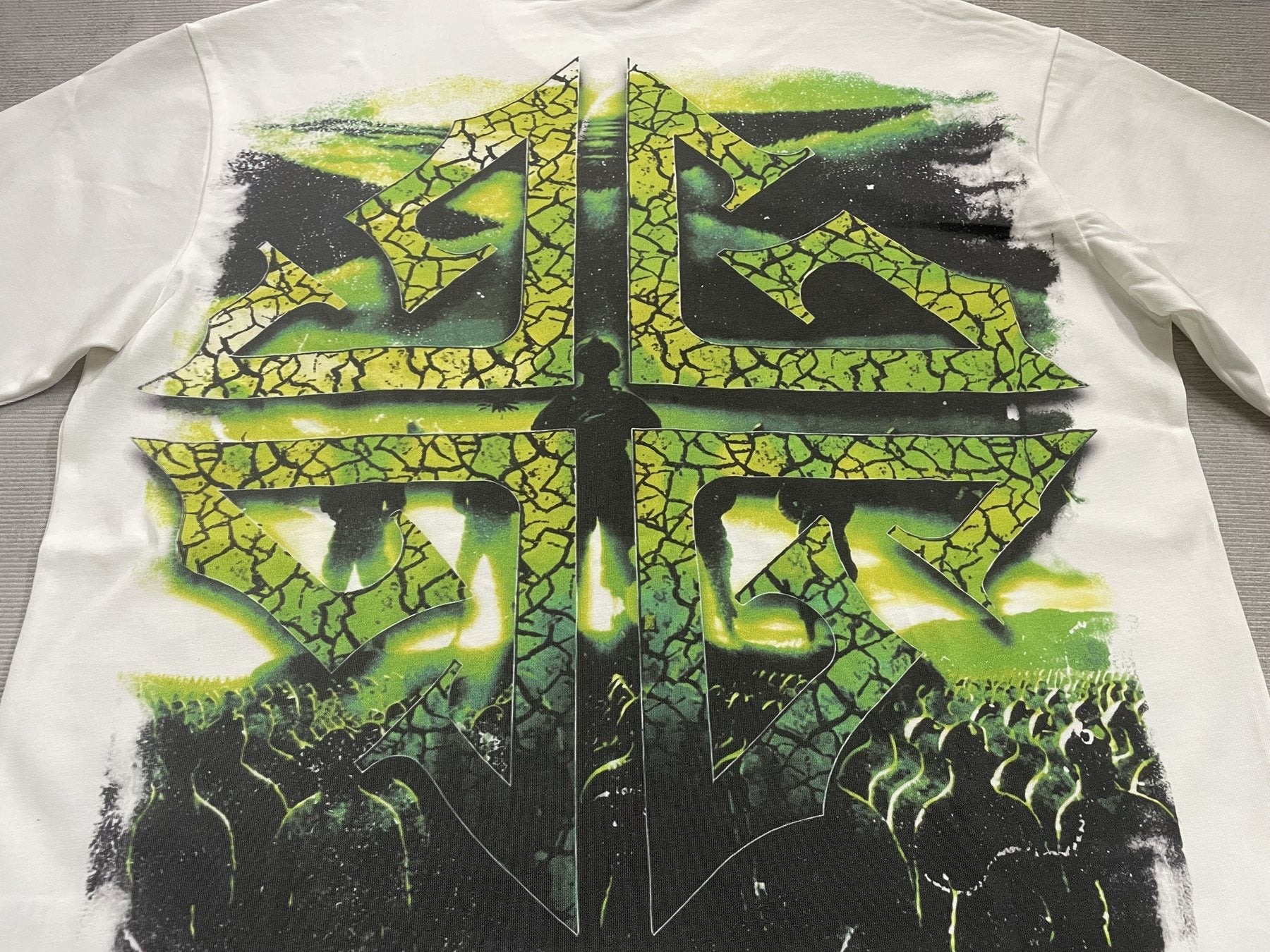 GUAPI World Boss Graphic Short-Sleeve T-Shirt — detail