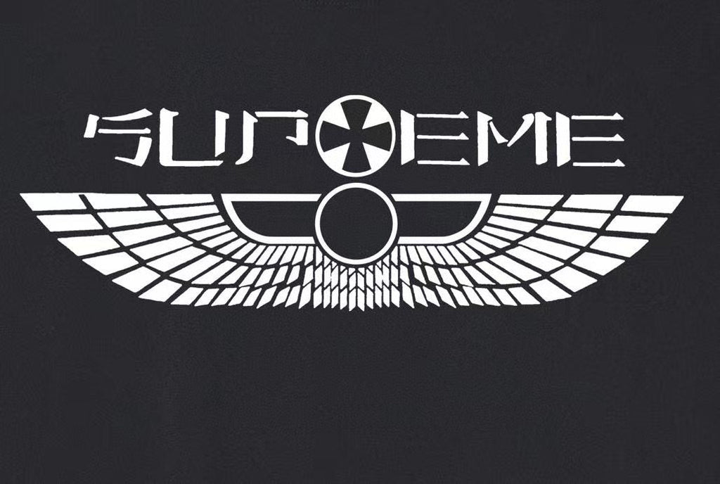 Supreme Winged Chest Graphic Short-Sleeve T-Shirt — detail