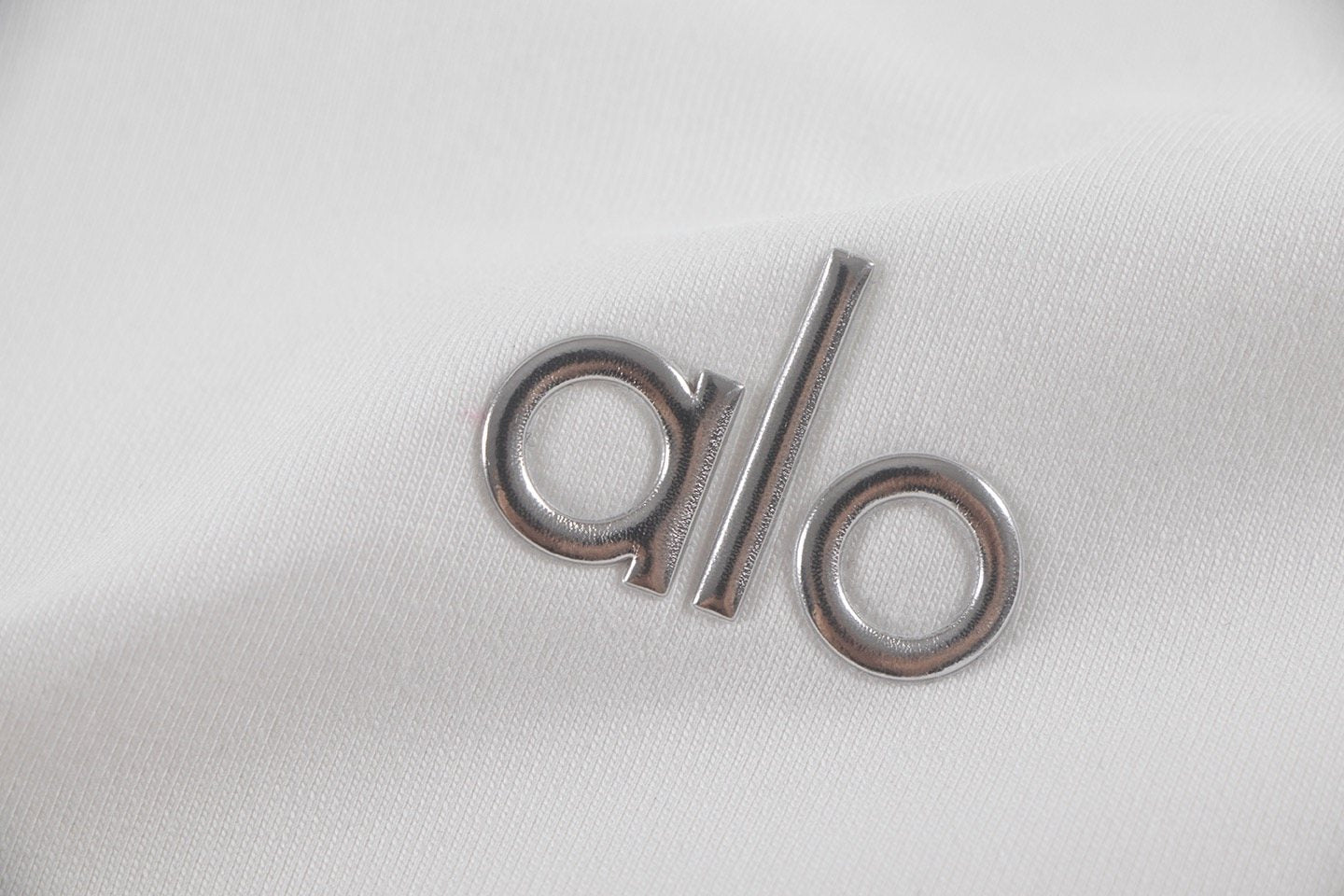 alo Solid Logo T-Shirt & Shorts Set — detail