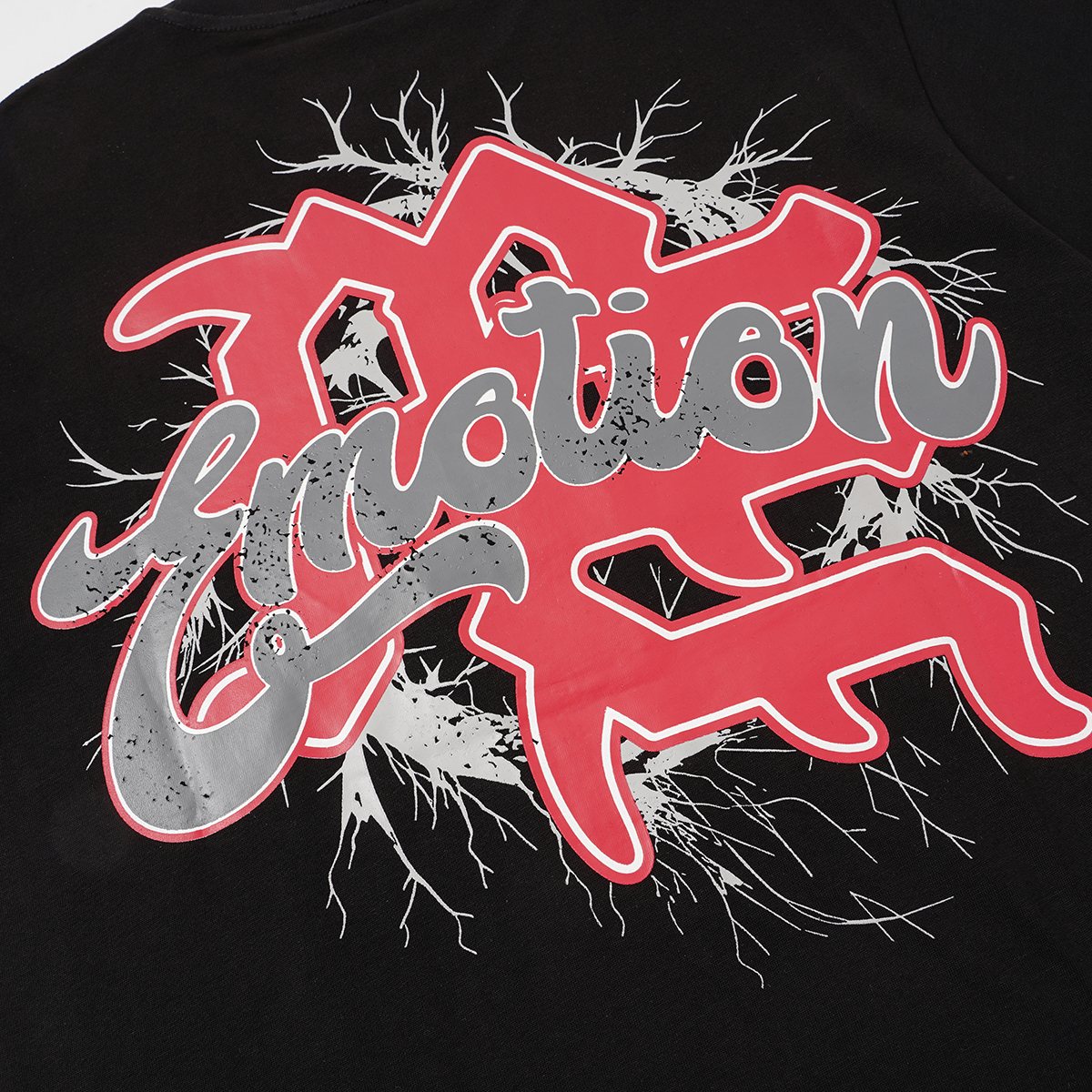MIXED EMOTION Angel Graphic T-Shirt — detail