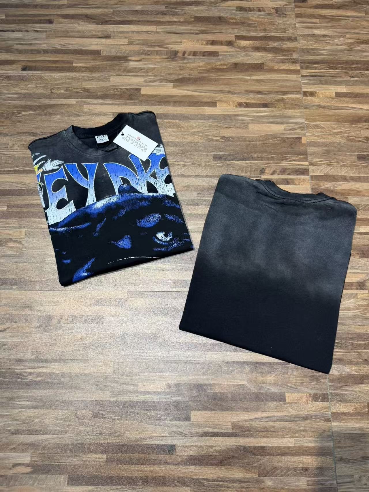 VALLEY Dreams Panther Graphic T-Shirt — context