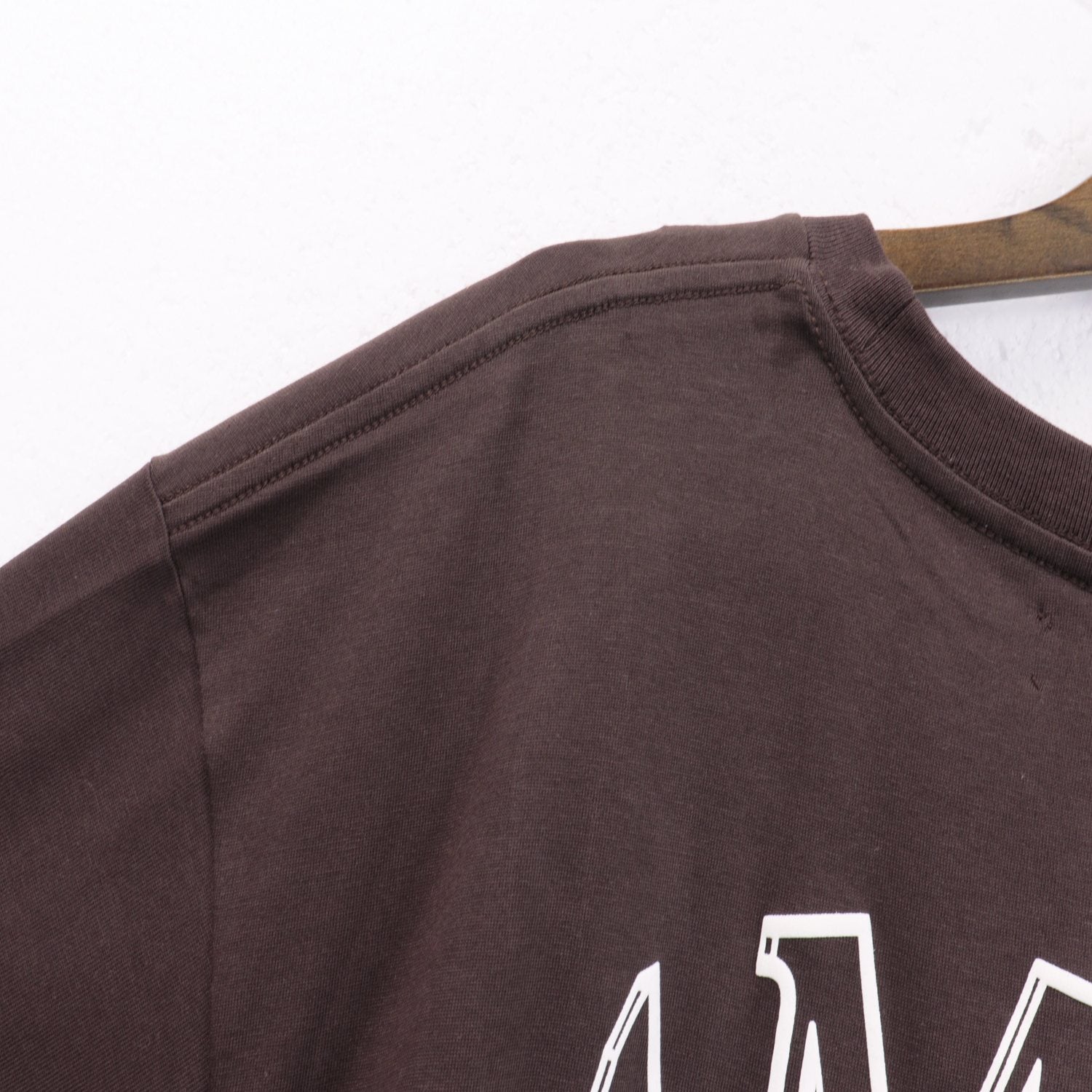 AMIRI Lion Outline Graphic T-Shirt — detail