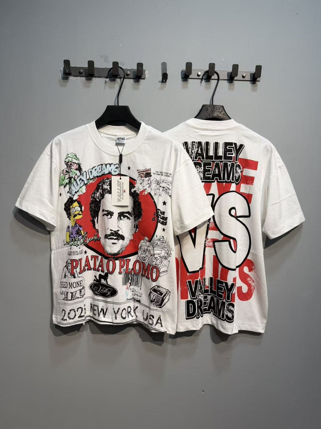 VALLEY Dreams Graphic Short-Sleeve T-Shirt — context
