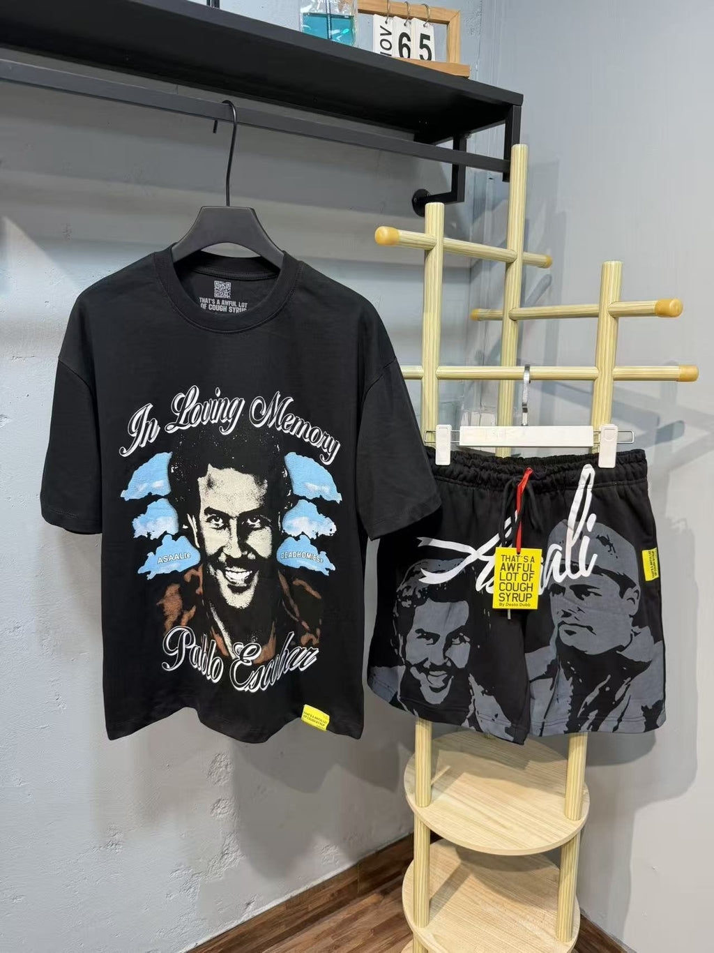 THAT'S A AWFUL LOT OF COUGH SYRUP Pablo Escobar Graphic Short-Sleeve Set — context