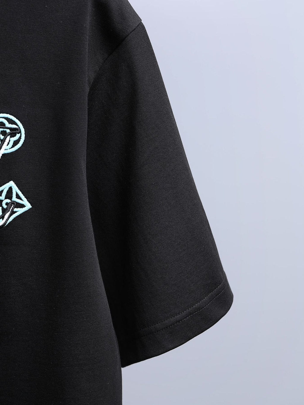 Louis Vuitton*LV Floral Embroidered Short-Sleeve T-Shirt — detail