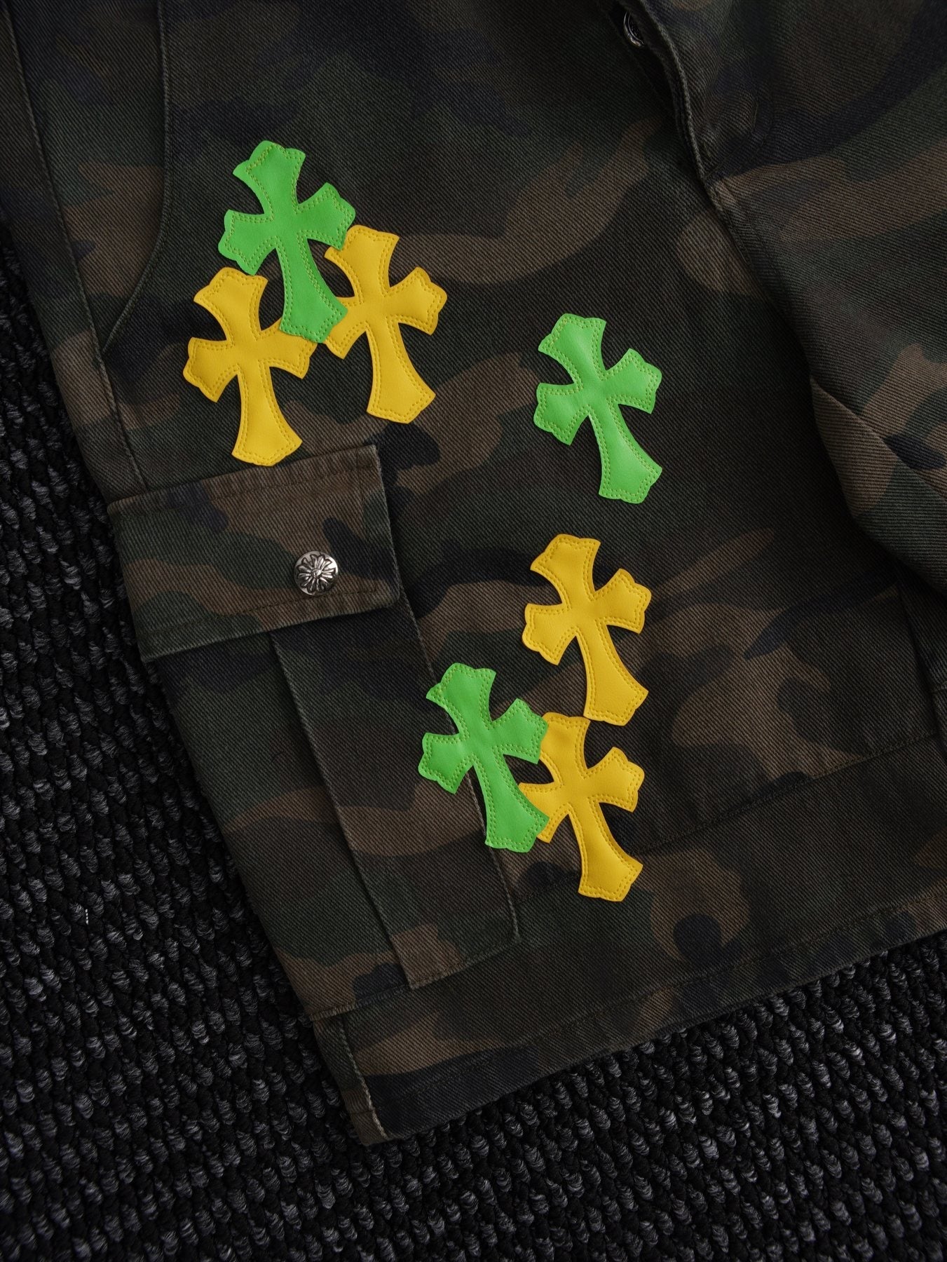 Chrome Hearts Camouflage Cross Patch Cargo Shorts — detail