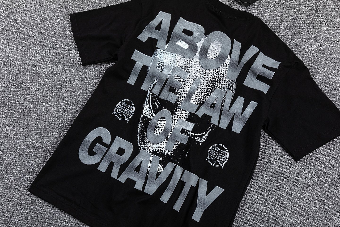GlazingD Above the Law of Gravity Graphic T-Shirt — detail
