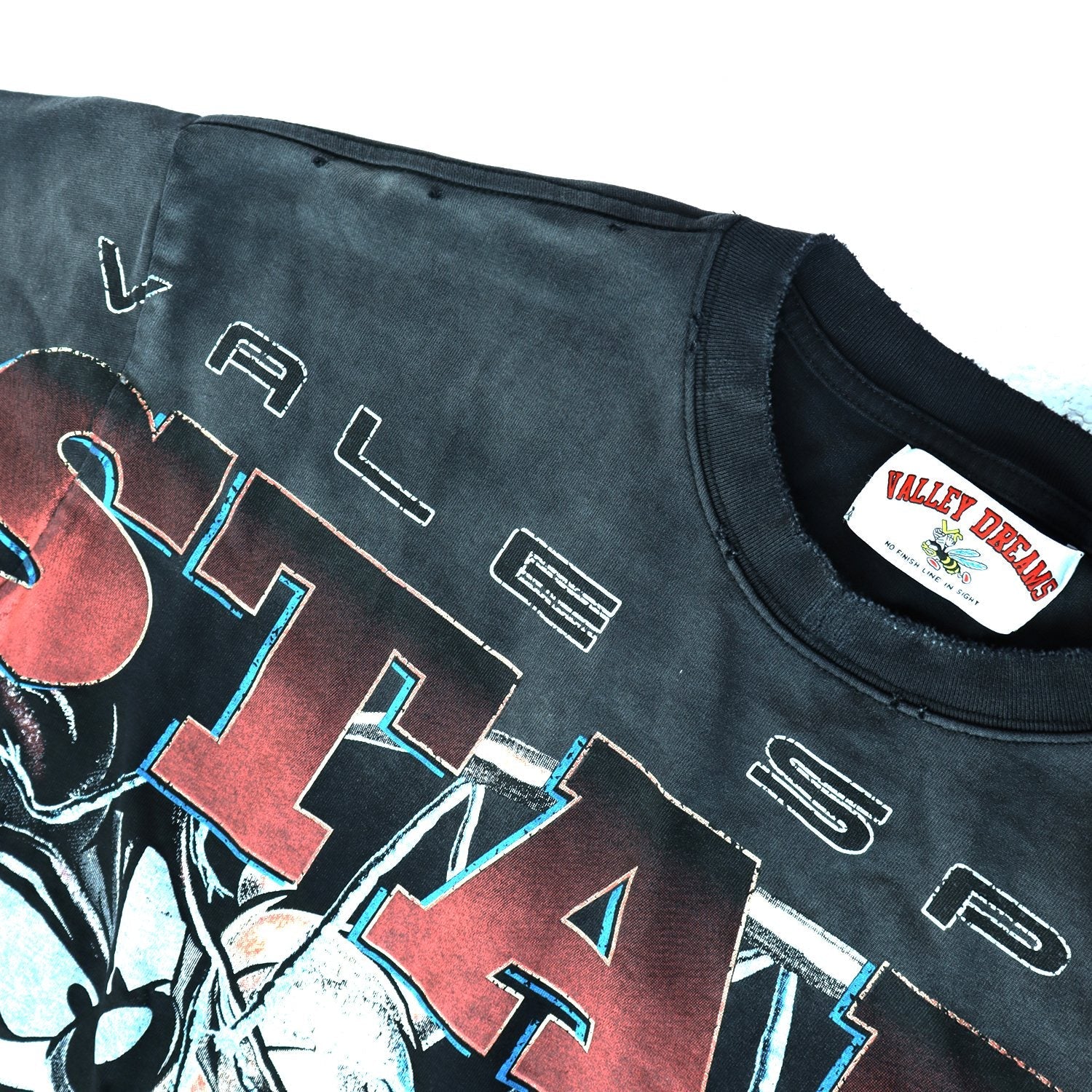 Valley Dreams Sports Stars Thorn Heart Graphic T-Shirt — neck_label