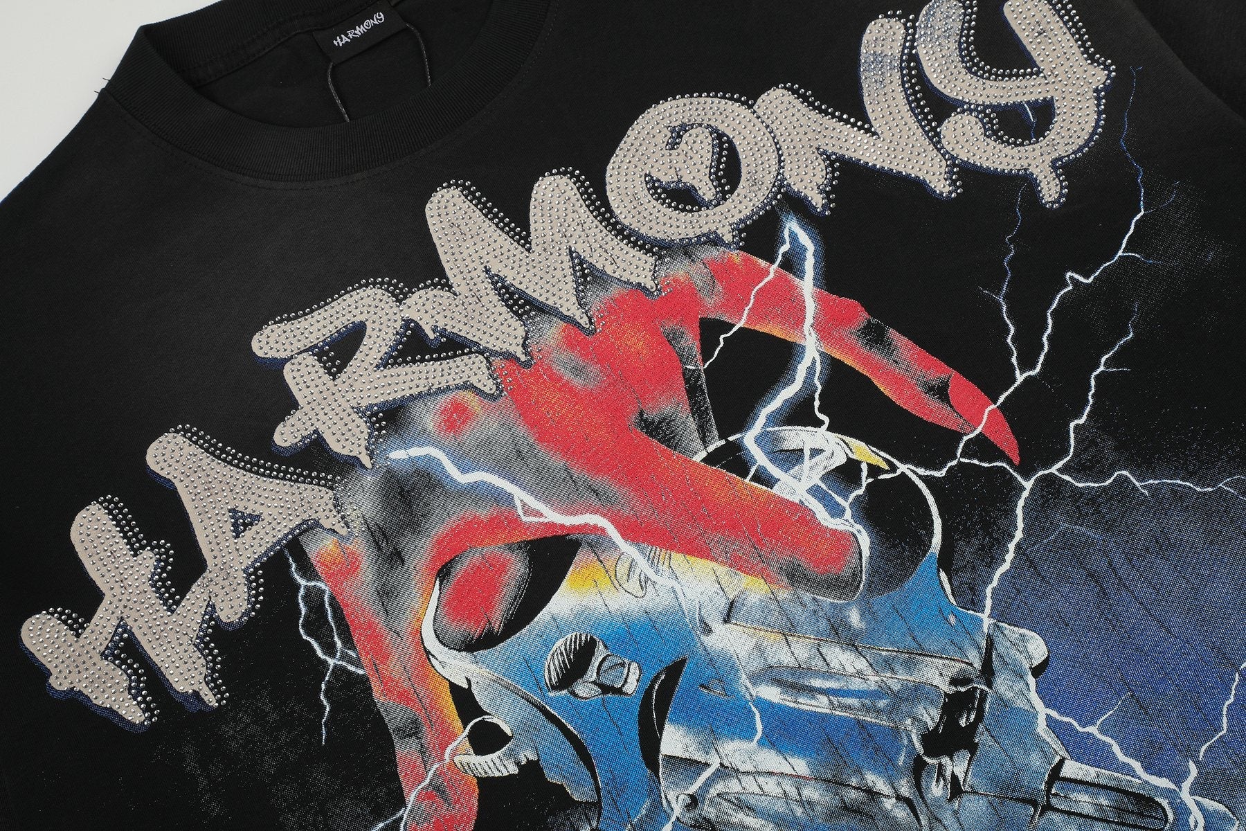 HARMONY Distressed Hem Graphic T-Shirt — detail