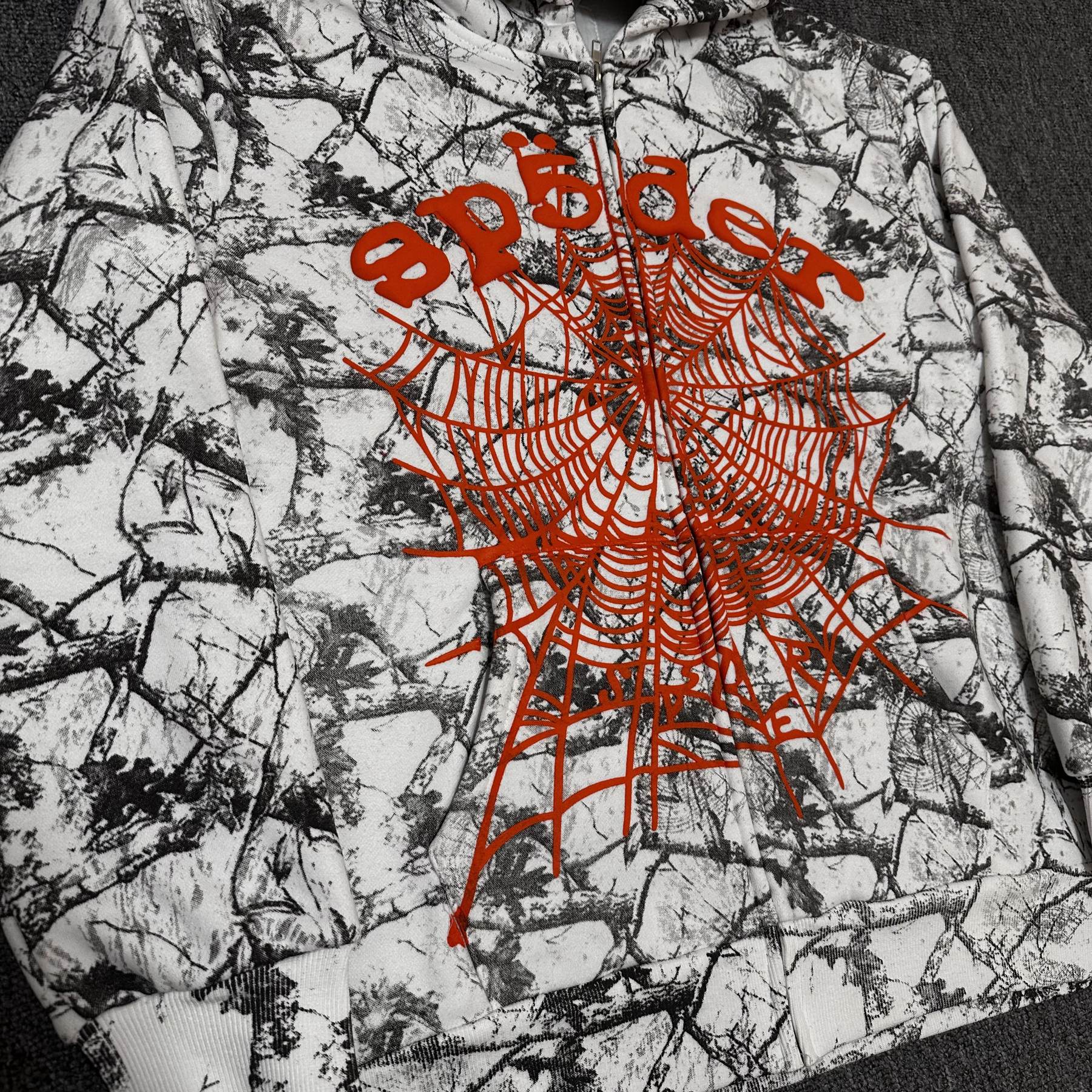 Sp5der Camo Spider Graphic Hoodie & Shorts Set — detail