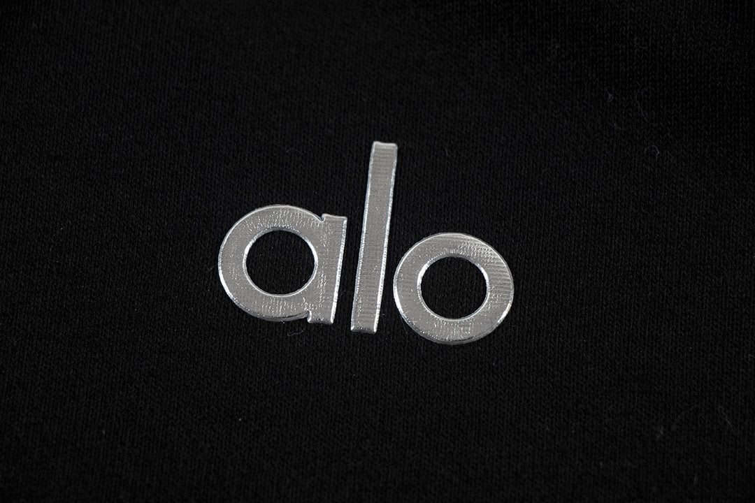alo K503 Half-Zip Sweatshirt & Sweatpants Matching Set — detail